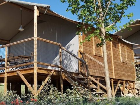 HÉBERGEMENT INSOLITE 5 personnes - LODGE TOILEE SUR PILOTIS HÉBERGEMENT INSOLITE 5 personnes - LODGE TOILEE SUR PILOTIS