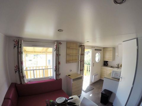 MOBILHOME 2 personnes - Confort 18m² 1 chambre + terrasse couverte + climatisation + TV