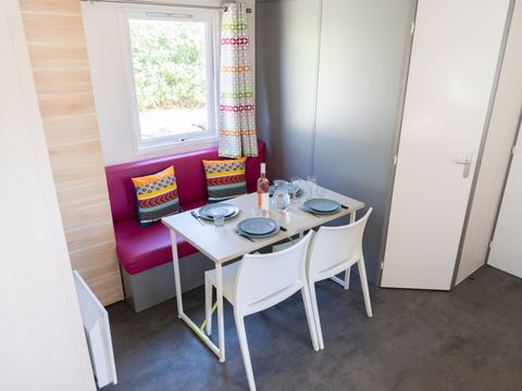 MOBILHOME 4 personnes - Loggia Confort 24 m² 2 chambres + terrasse couverte + TV