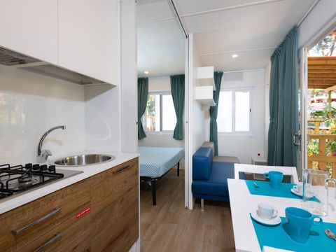 MOBILHOME 2 personnes - VIOLA (inclus : piscine, salle de sport et service plage)