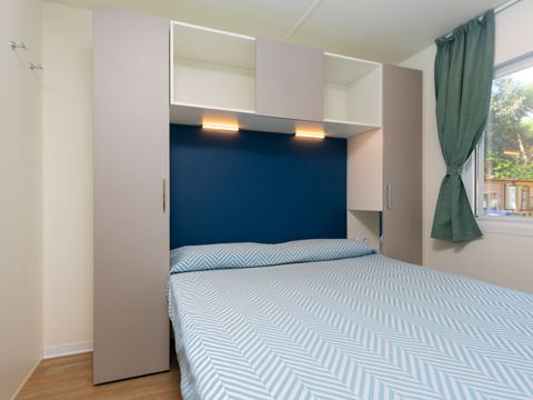 MOBILHOME 2 personnes - VIOLA (inclus : piscine, salle de sport et service plage)