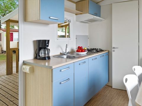MOBILHOME 4 personnes - Classic | 2 Ch. | 4 Pers. |* Terrasse surélevée* | 1 SDB | Clim
