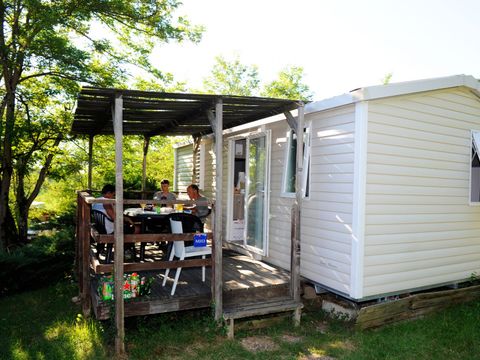 Mobilhome 4 personnes - Confort + 30m² (2 chambres) + terrasse couverte