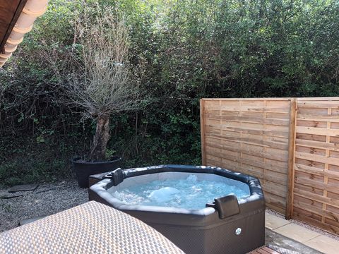 Chalet 4 personnes - Chalet en bois avec SPA privatif