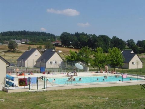 Camping L'Etang Aux Hirondelles - Camping Cantal