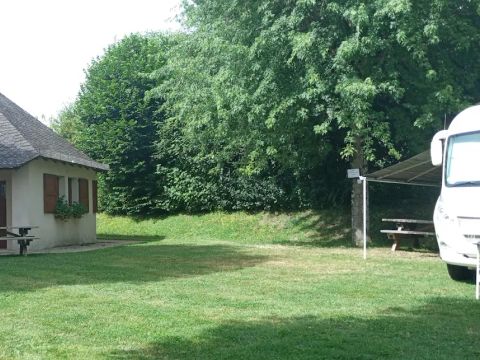 Camping L'Etang Aux Hirondelles - Camping Cantal - Image N°17