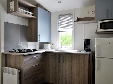 MOBILHOME 4 personnes - Mobil-Home Confort 25m² Loggia - 2 chambres + Terrasse couverte 4 pers