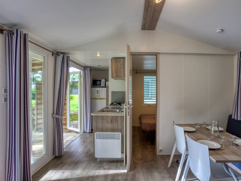 MOBILHOME 6 personnes - Confort 32m² Malaga - 3 chambres + Terrasse couverte, clim, TV, Lave-vaisselle