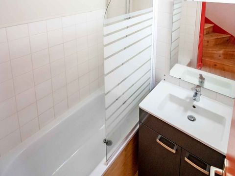 GÎTE 5 personnes - Vue sur le lac 32m²  (2 chambres) + terrasse ouverte