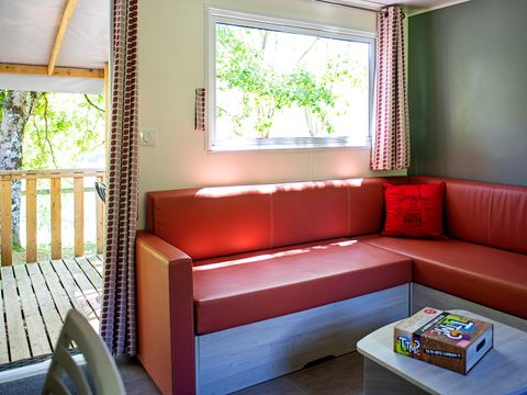 Mobilhome 4 personnes - Confort - PMR 29m² - 2chambres - Lave-vaisselle - TV - Terrasse semi-couverte 6m² .