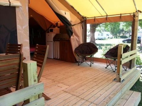 HÉBERGEMENT INSOLITE 5 personnes - TENTE LODGE sans sanitaires