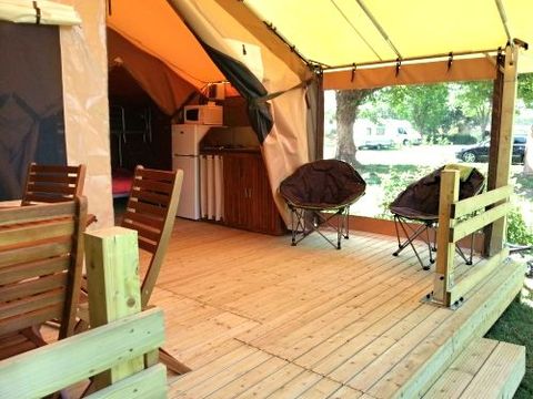 HÉBERGEMENT INSOLITE 5 personnes - TENTE LODGE sans sanitaires