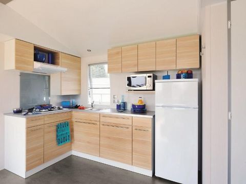 MOBILHOME 4 personnes - Mobil-Home CONFORT 31m² (3 chambres) + TV + terrasse semi-couverte | 6 personnes