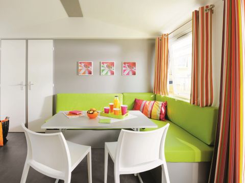 MOBILHOME 4 personnes - Mobil-Home CONFORT 27,5m² (2 chambres) + TV + terrasse semi-couverte | 4 personnes