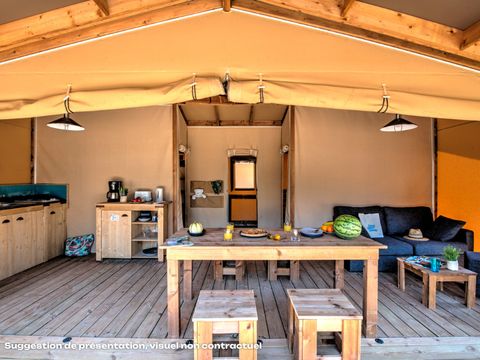 Tente en toile et en bois 4 personnes -  	 Ecolodge Cotton toilée CONFORT 35m² (2 chambres) dont terrasse couverte de 11m² + TV | 4 personnes