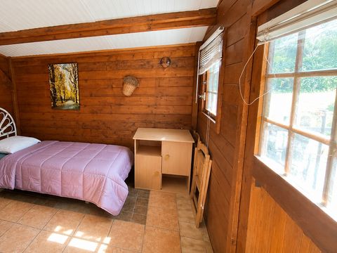 CHALET 2 personnes - Petit Chalet bois dortoir (sans cuisine, ni eau)