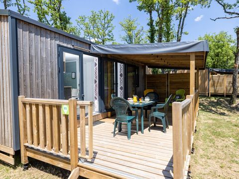 Mobilhome 4 personnes - Confort Rocamadour - TV - 2 chambres - terrasse couverte