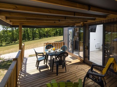 Mobilhome 4 personnes - Confort Rocamadour - TV - 2 chambres - terrasse couverte