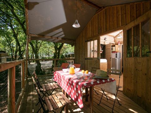 HÉBERGEMENT INSOLITE 5 personnes - Cabane Perchée - 2 chambres