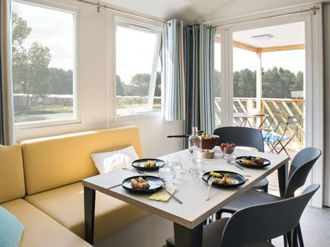 MOBILHOME 2 personnes - Family - prix inclus pour 2 personnes, 4 personnes en options payante a réserver auprès du camping