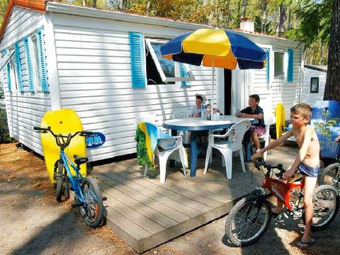MOBILHOME 6 personnes - Terrasse en bois au sol