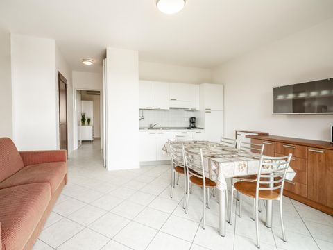 APPARTEMENT 6 personnes - TRILOCALE STANDARD / 3 pièces 65 m² (rez du jardin)