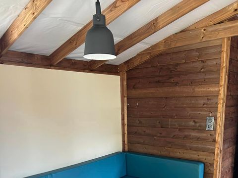 LODGE 4 personnes - ECO LODGE 2 chambres 1 lit double / 2 lits simples / 1 lit pont