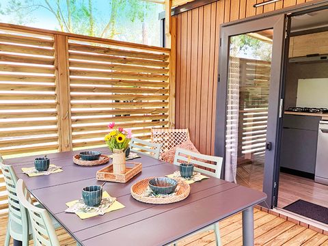 MOBILHOME 4 personnes - PREMIUM 30m² - 2 chambres - TV - lave-vaisselle - climatisation - terrasse