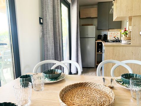 MOBILHOME 6 personnes - PREMIUM 32m² - 3 chambres - TV - lave-vaisselle - climatisation - terrasse -