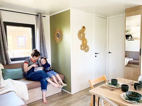 MOBILHOME 6 personnes - PREMIUM 32m² - 3 chambres - TV - lave-vaisselle - climatisation - terrasse -