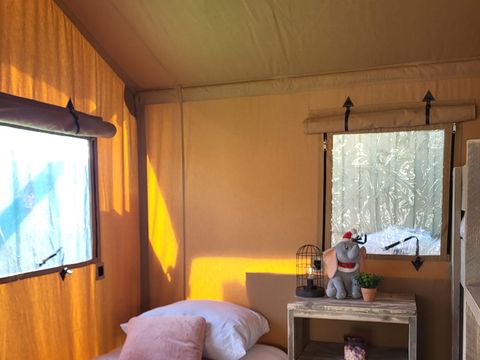 TENTE TOILE ET BOIS 4 personnes - Glamping Lodge PREMIUM 34m² - 2 chambres - TV - climatisation - terrasse couverte -