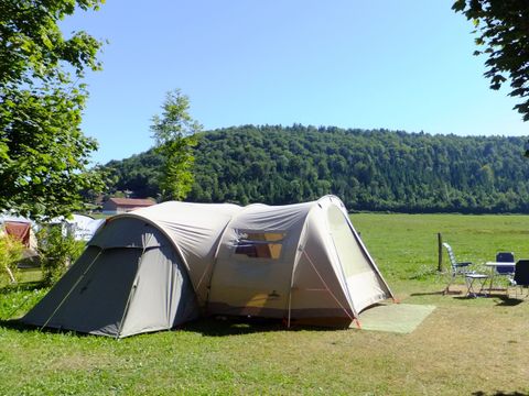 Emplacement - Emplacement tente ou caravane (1 voiture compris) avec électricité