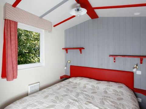 CHALET 5 personnes - Cabane du jura 5 places (2 chambres) Gamme PREMIUM climatisé