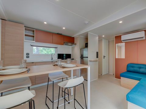 Mobilhome 6 personnes - Mobil-home | Premium Azure | 2 Ch. | 4/6 Pers. | Terrasse surélevée | Clim. | TV