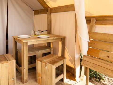 LODGE 4 personnes - 2 Chambres | 4 Couchages | Pas de salle de bain