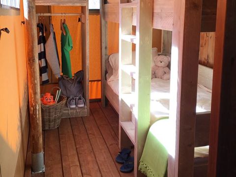 Tente en toile et en bois 6 personnes - Tente Lodge Tendi avec salle de bain