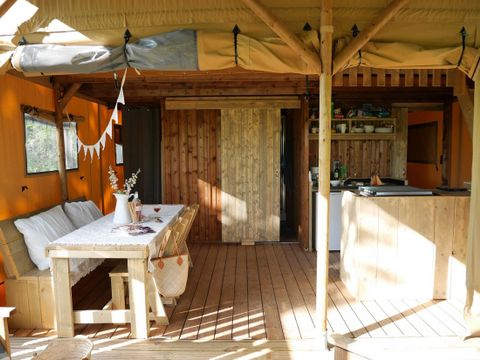 Tente en toile et en bois 4 personnes - Tente Safari Tendi avec salle de bain
