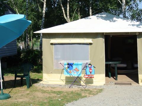 TENTE TOILE ET BOIS 4 personnes - Tente équipée (sans sanitaires ni chauffage)