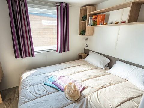 MOBILHOME 4 personnes - Mobil-home | Premium | 3 Ch. | 4 Pers. | Terrasse surélevée | 1 SDB | Clim.