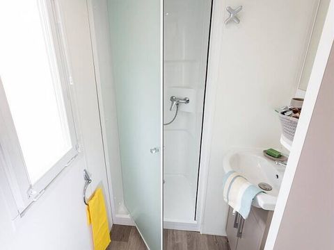 MOBILHOME 4 personnes - Mobil-home | Premium | 3 Ch. | 4 Pers. | Terrasse surélevée | 1 SDB | Clim.