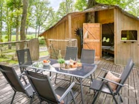 HÉBERGEMENT INSOLITE 5 personnes - Cabane dans les arbres