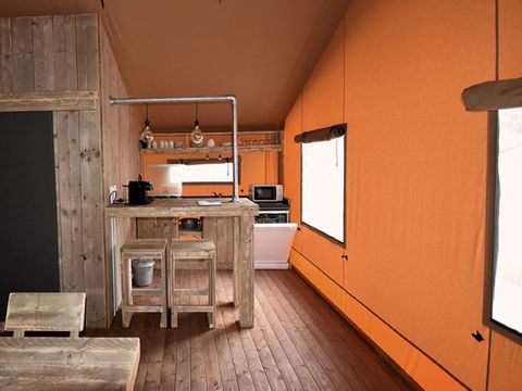 Tente en toile et en bois 5 personnes - Tente Glamping 2