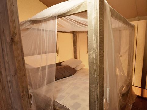 Tente en toile et en bois 5 personnes - Tente Glamping 2