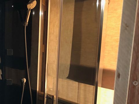 Tente en toile et en bois 6 personnes - Tente Glamping 3
