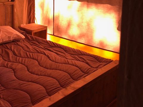 Tente en toile et en bois 6 personnes - Tente Glamping 3