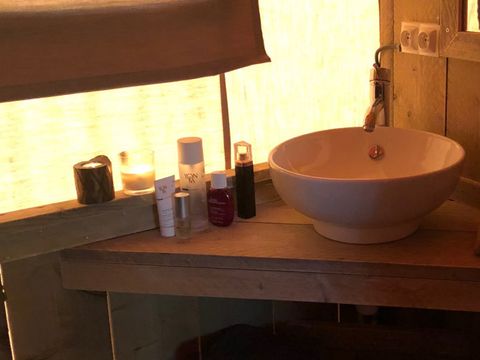 Tente en toile et en bois 6 personnes - Tente Glamping 3