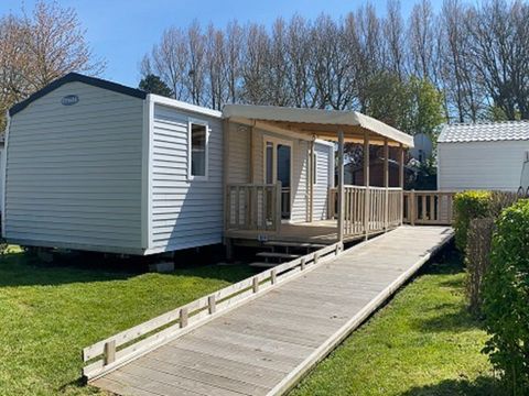 MOBILHOME 4 personnes - Confort 27m² PMR 2 chambres dont terrasse + TV