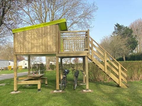 HÉBERGEMENT INSOLITE 2 personnes - Camp Etoile 4m² - spécial Randonneur / Cycliste HÉBERGEMENT INSOLITE 2 personnes - Camp Etoile 4m² - spécial Randonneur / Cycliste