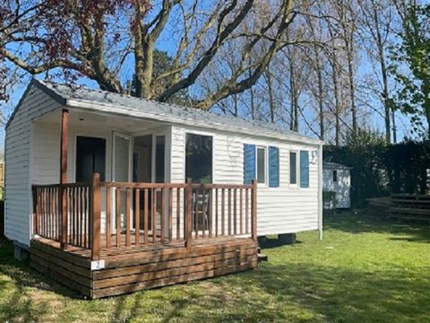 MOBILHOME 4 personnes - Standard 27m² dont terrasse 2 chambres + TV
