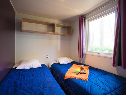 MOBILHOME 6 personnes - Resasol - 3 chambres - TV - PLANCHA
